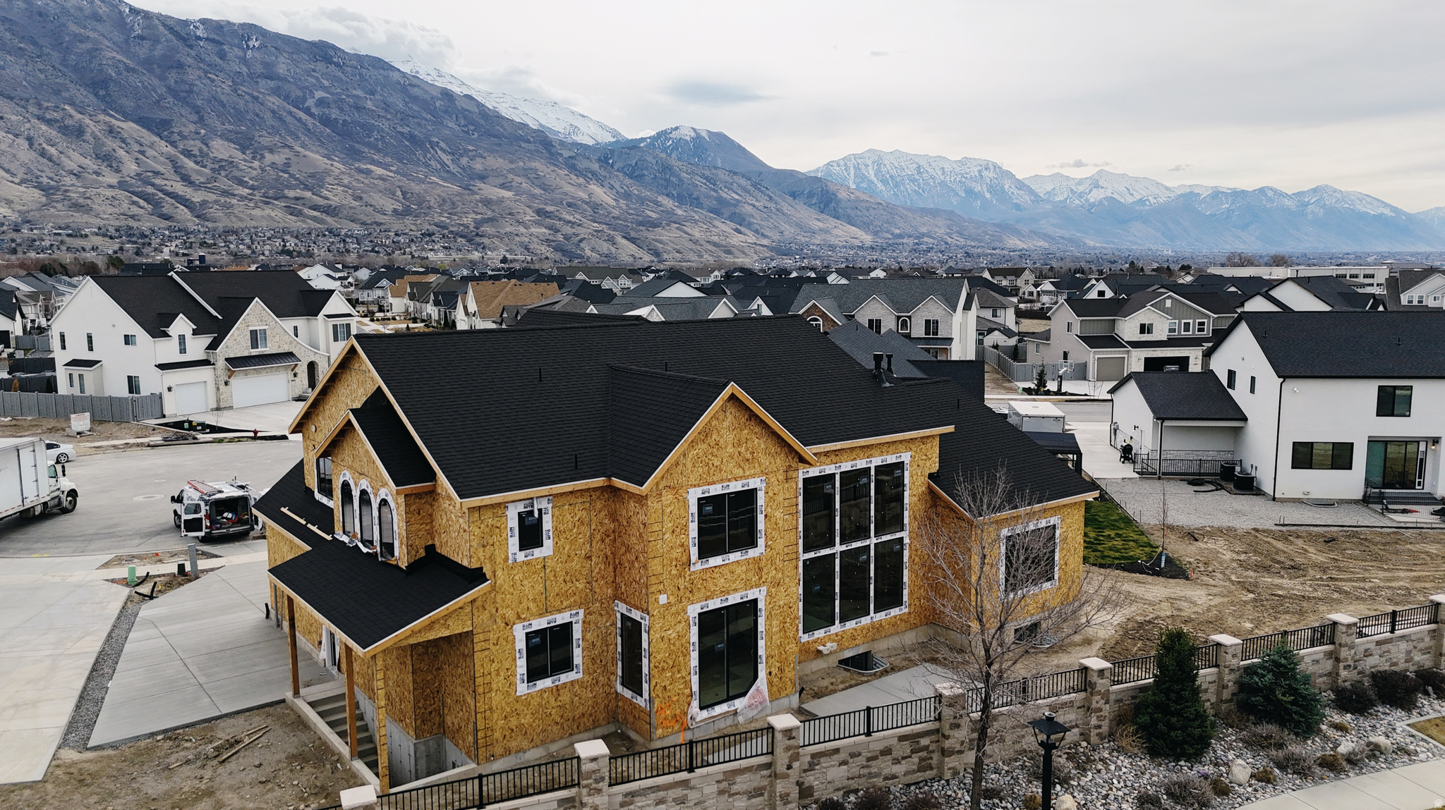 AUTUMN CREST - Residential