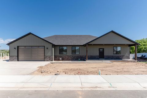 Photo of 2203 E 1800 S #54, Naples, UT 84078 (MLS # 2163203)
