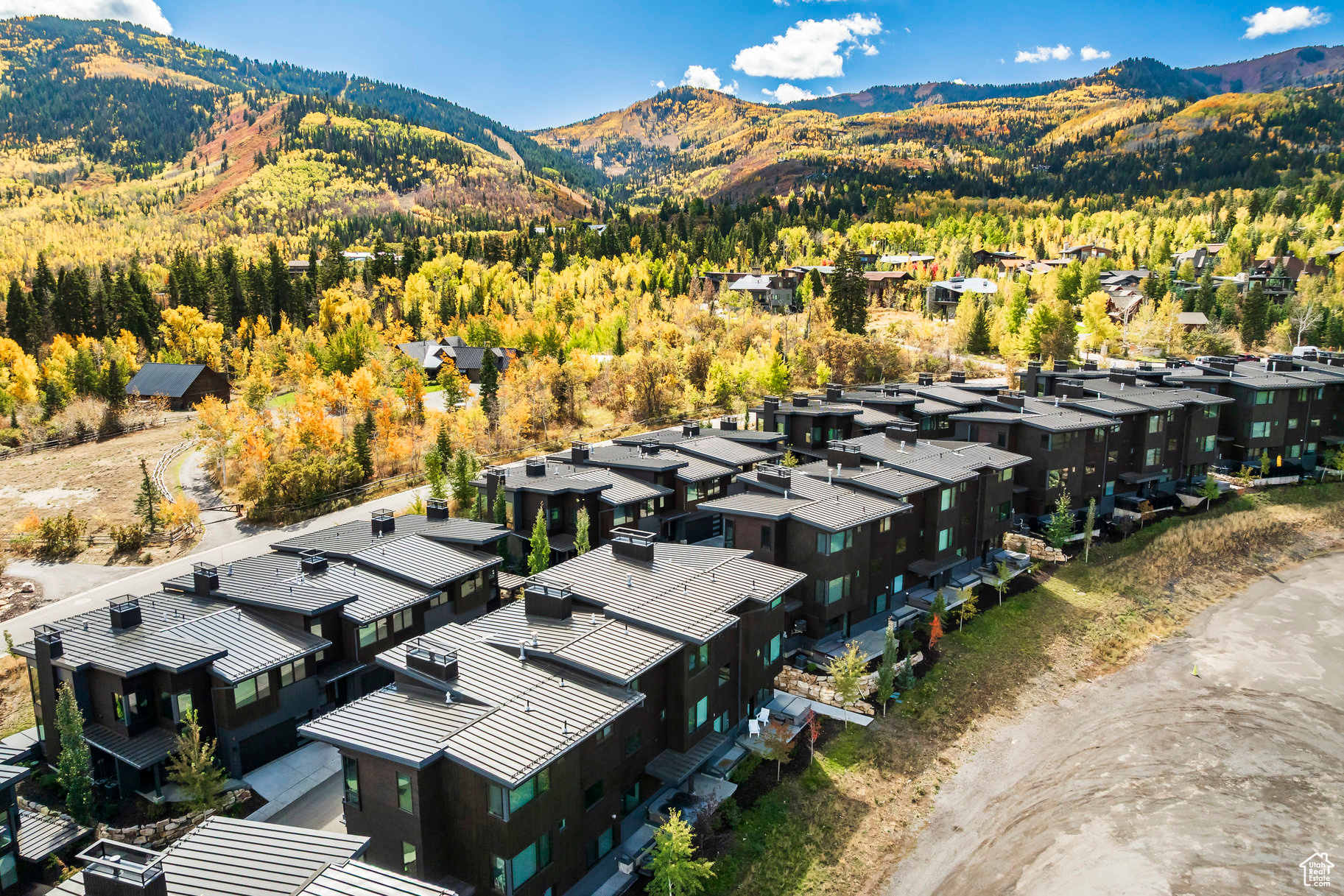 THE RIDGE AT CANYONS - Residential