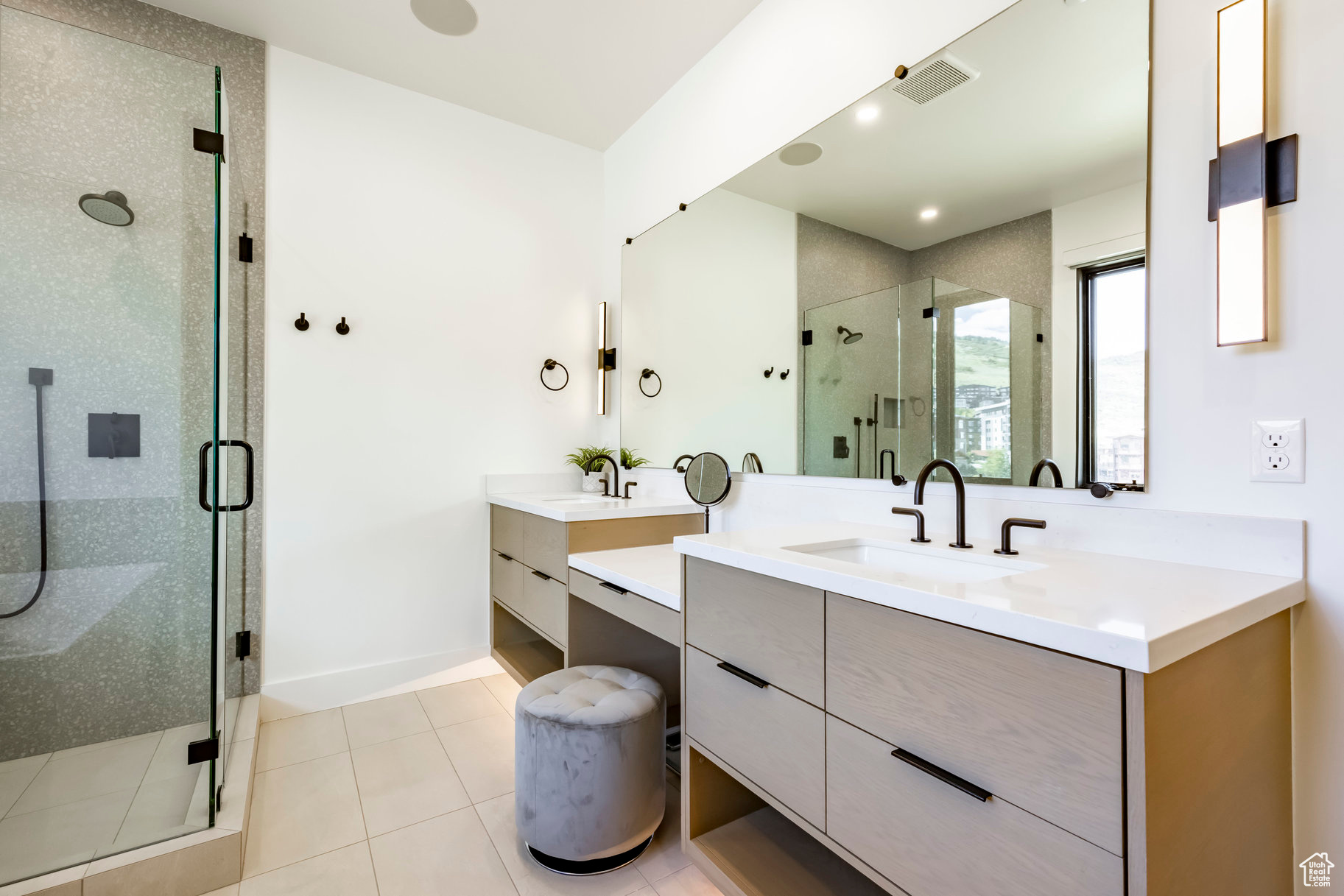 THE RIDGE AT CANYONS - Residential