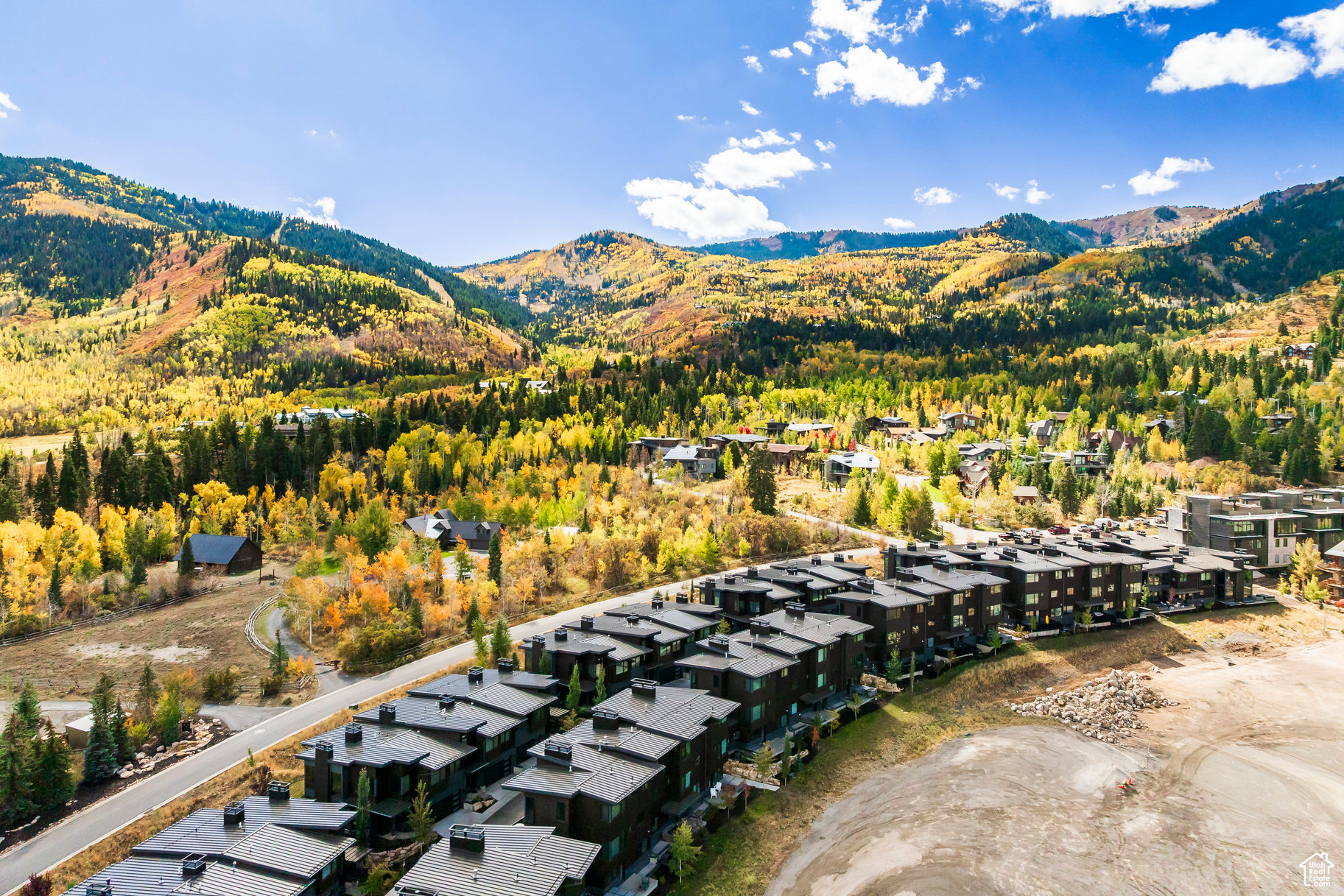 THE RIDGE AT CANYONS - Residential