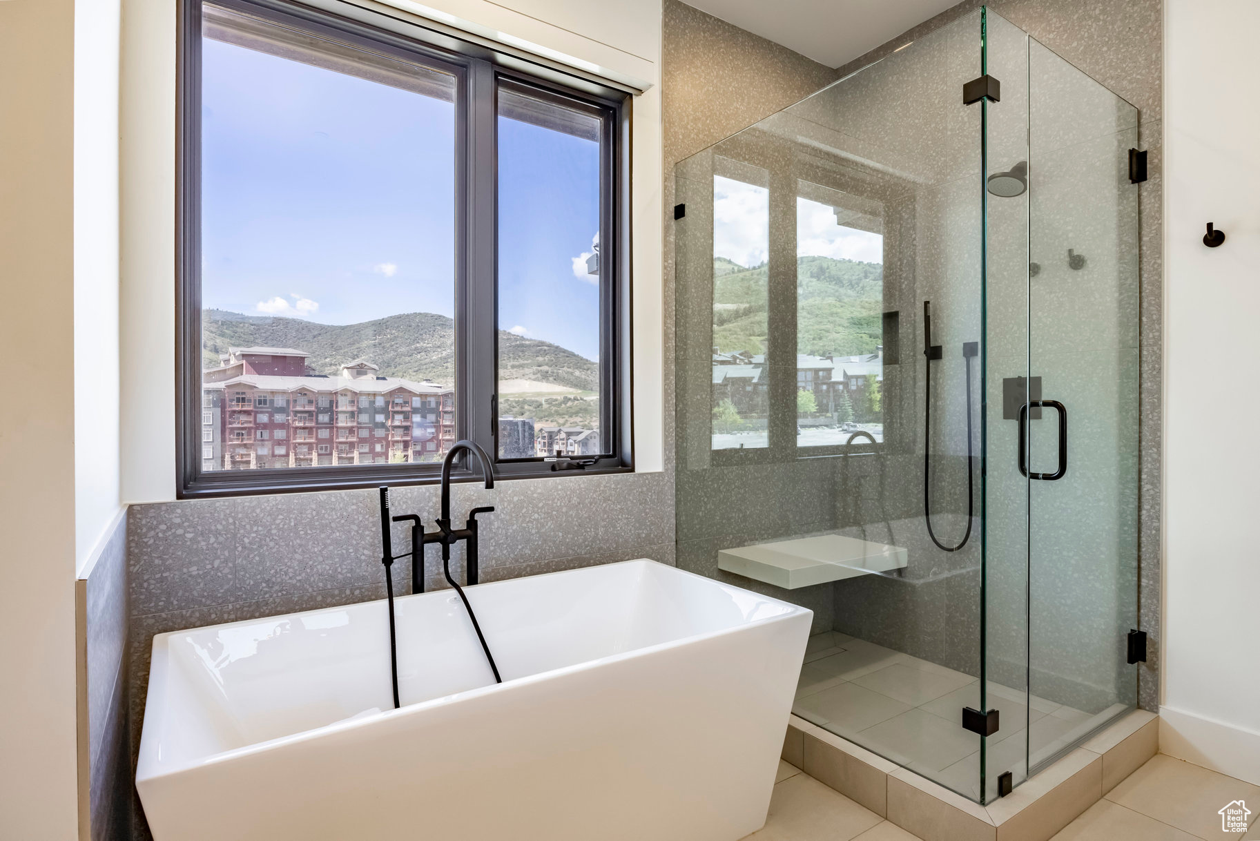 THE RIDGE AT CANYONS - Residential