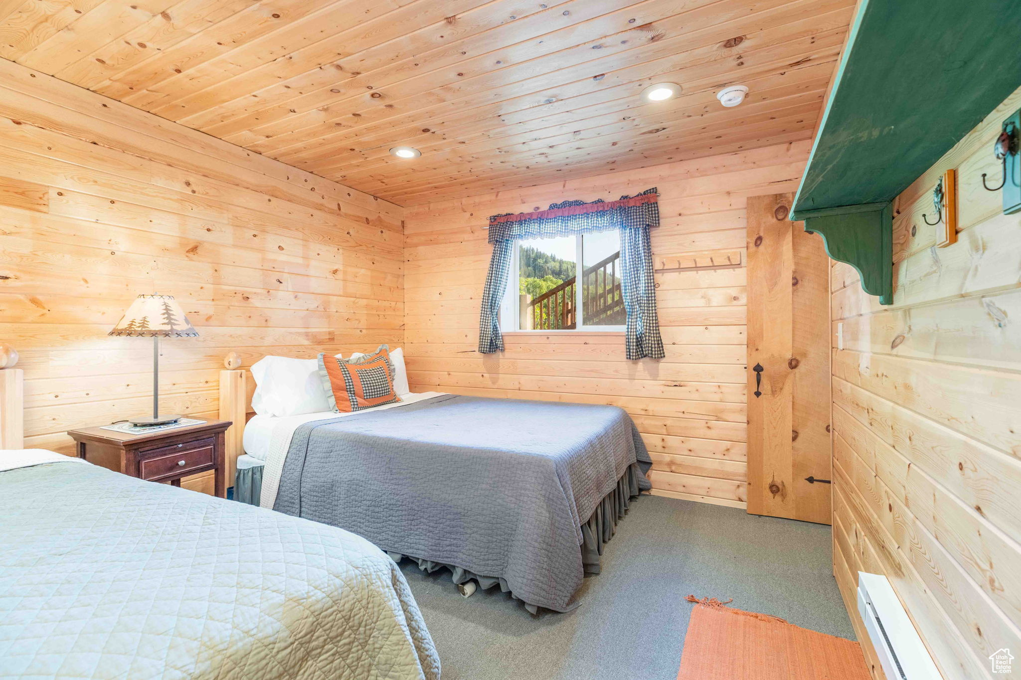 MEADOW VIEW RANCH - Residential Lease