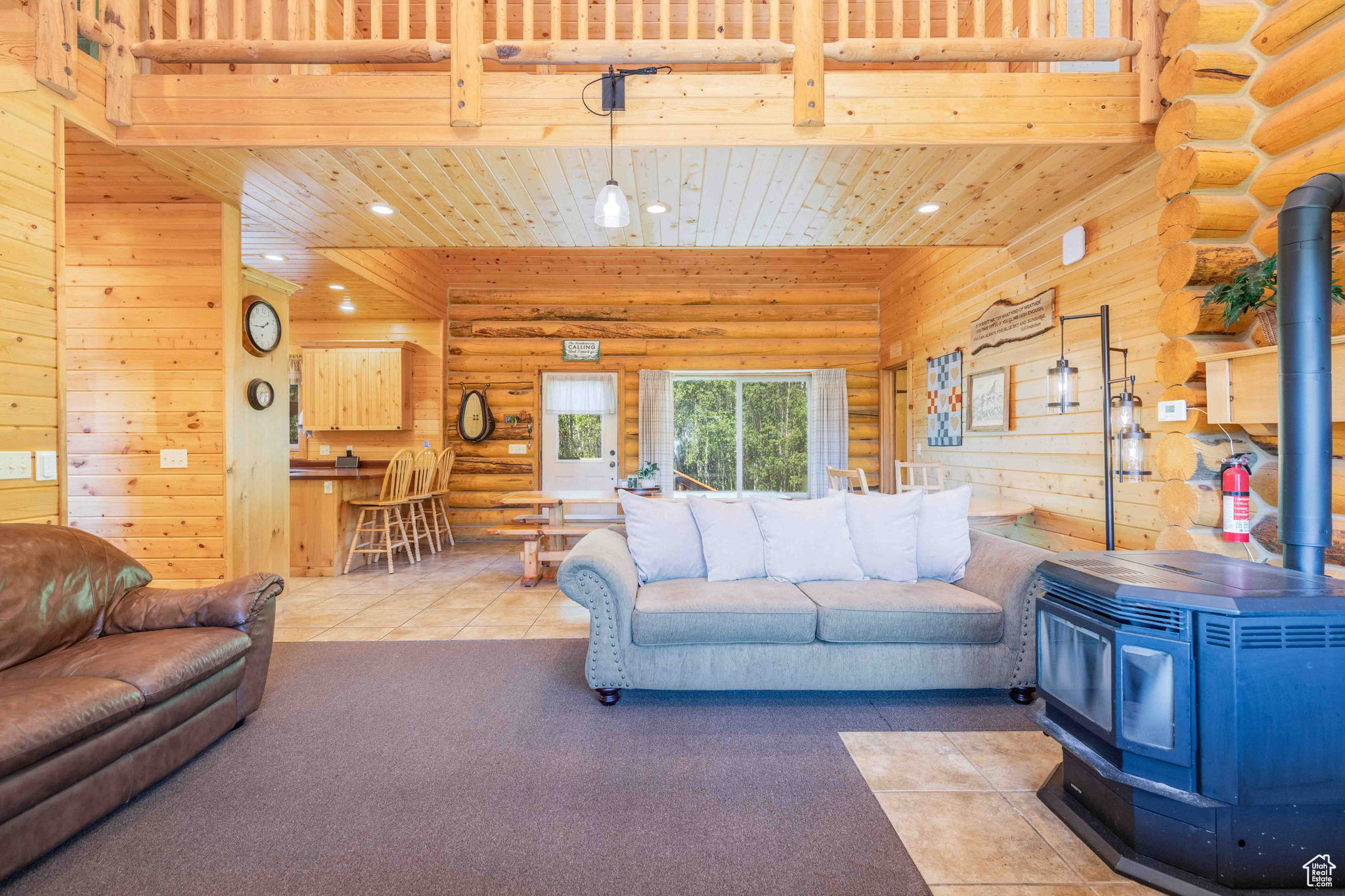 MEADOW VIEW RANCH - Residential Lease