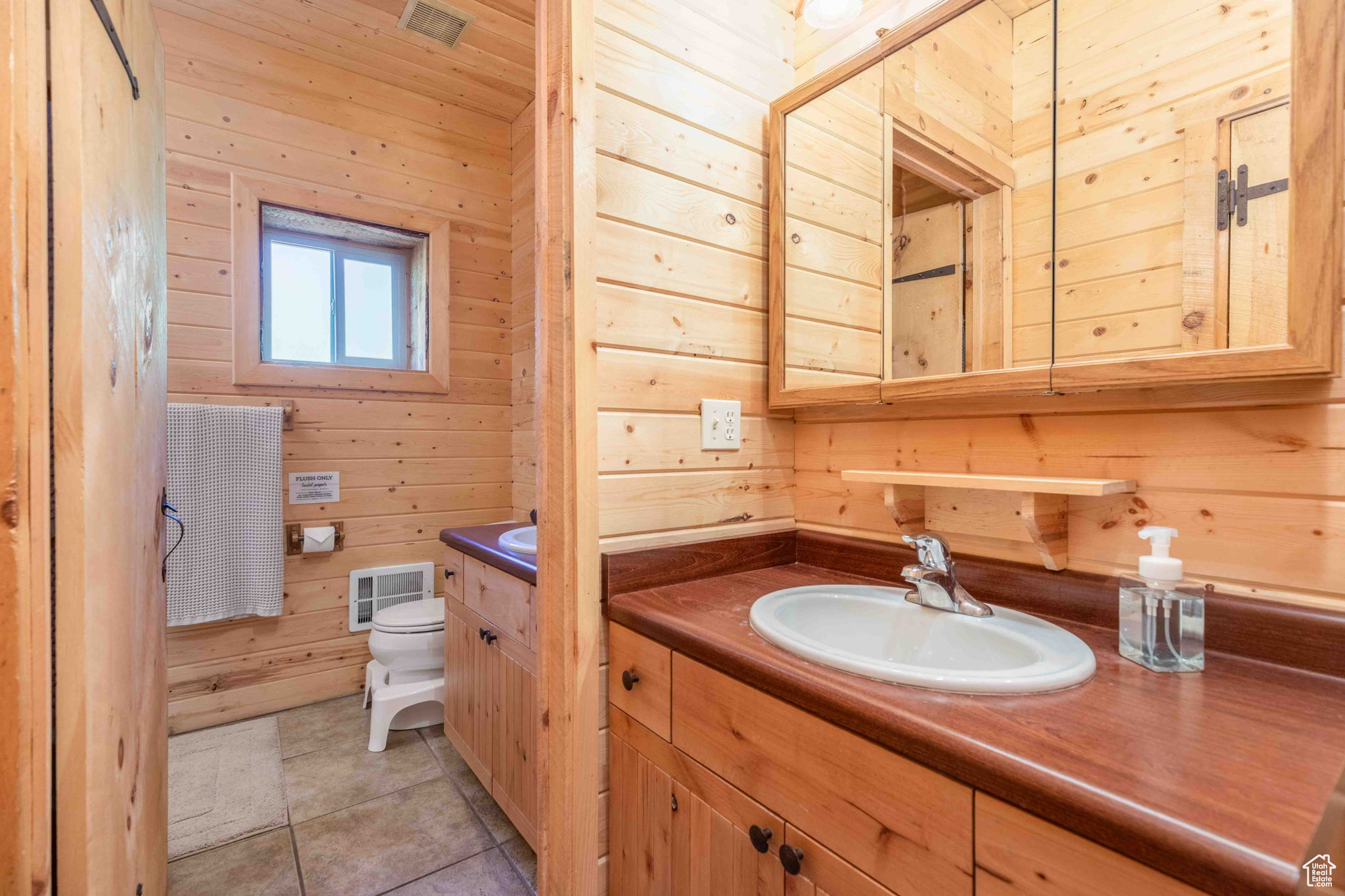 MEADOW VIEW RANCH - Residential Lease