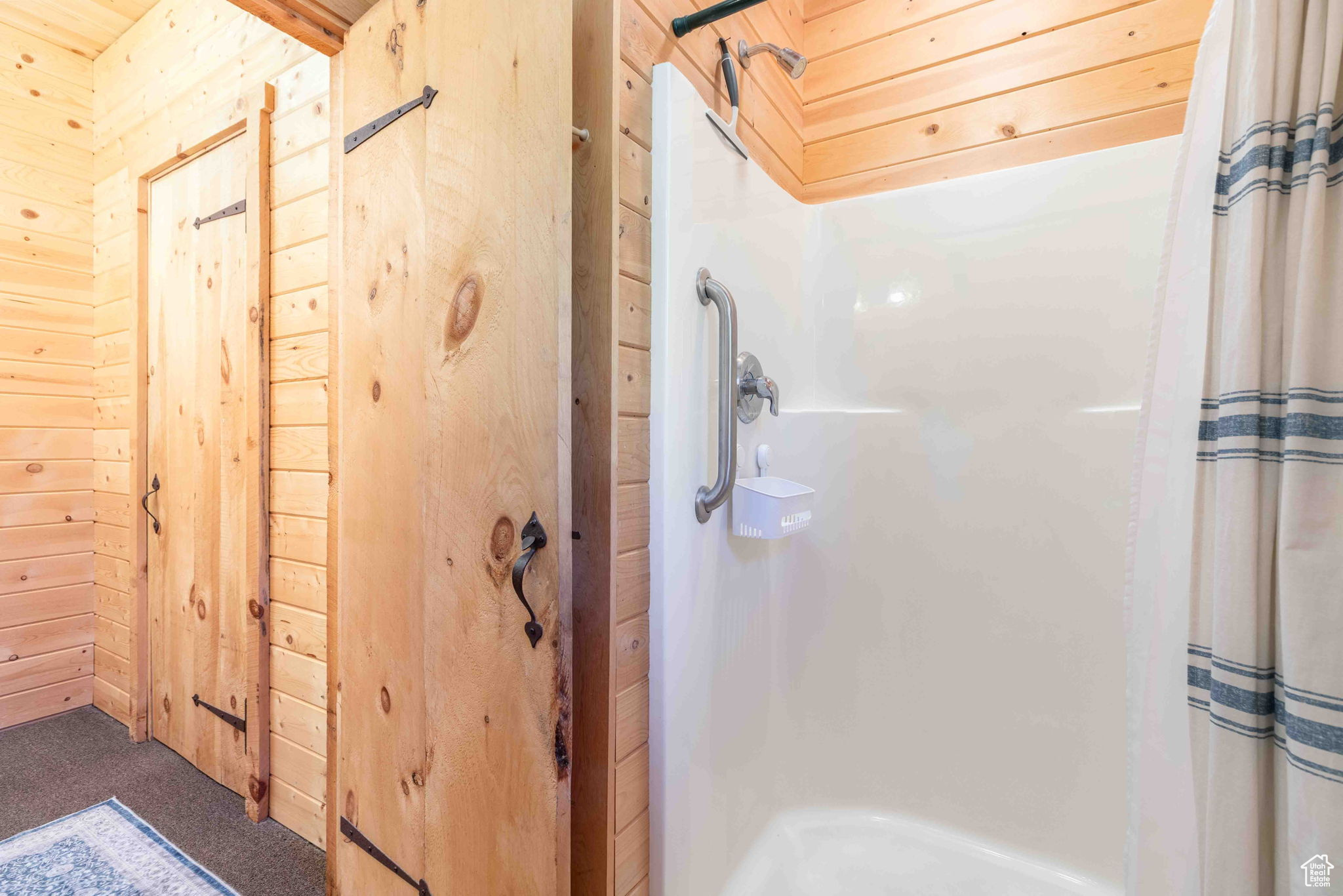 MEADOW VIEW RANCH - Residential Lease