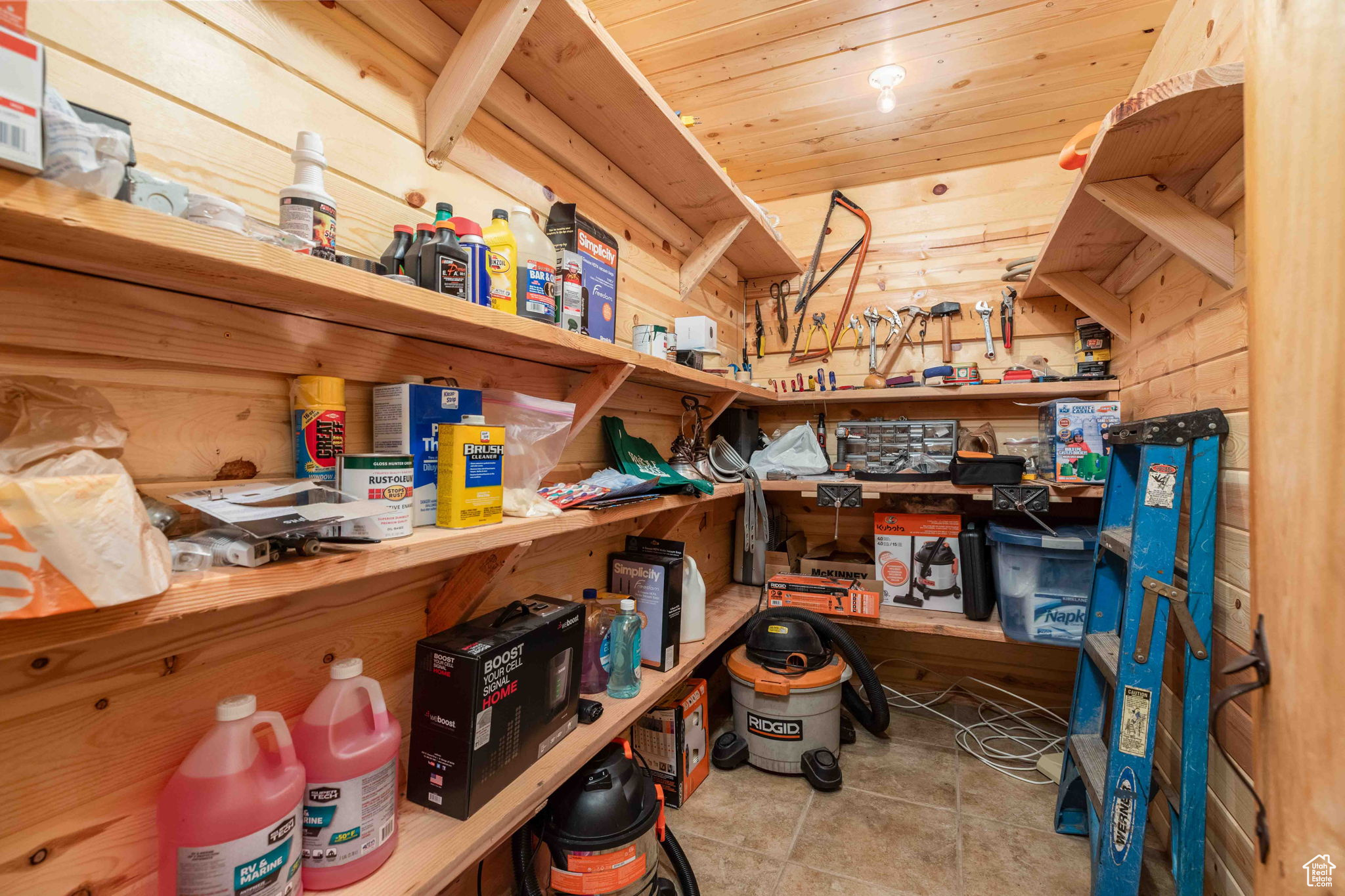 MEADOW VIEW RANCH - Residential Lease