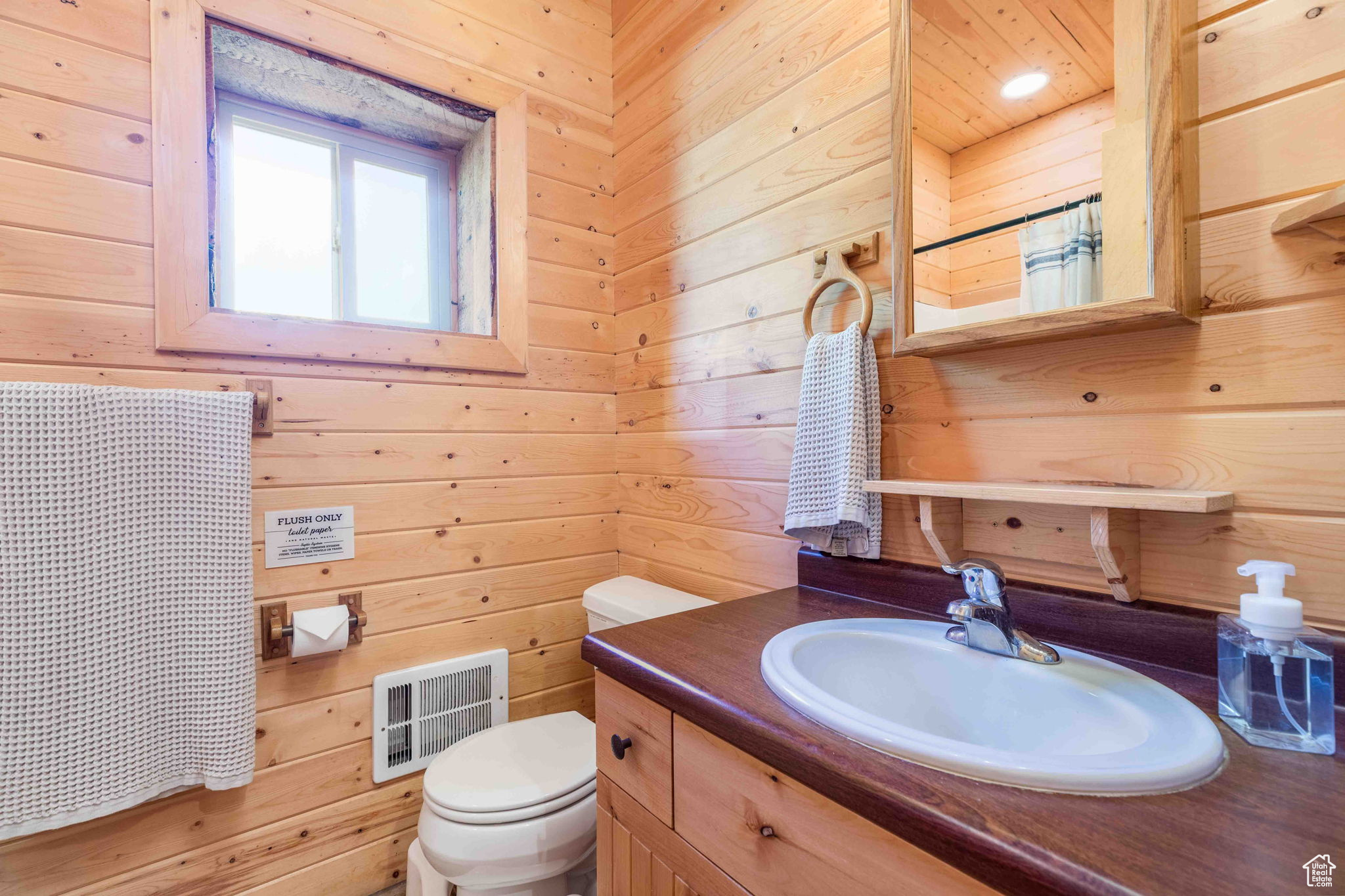 MEADOW VIEW RANCH - Residential Lease