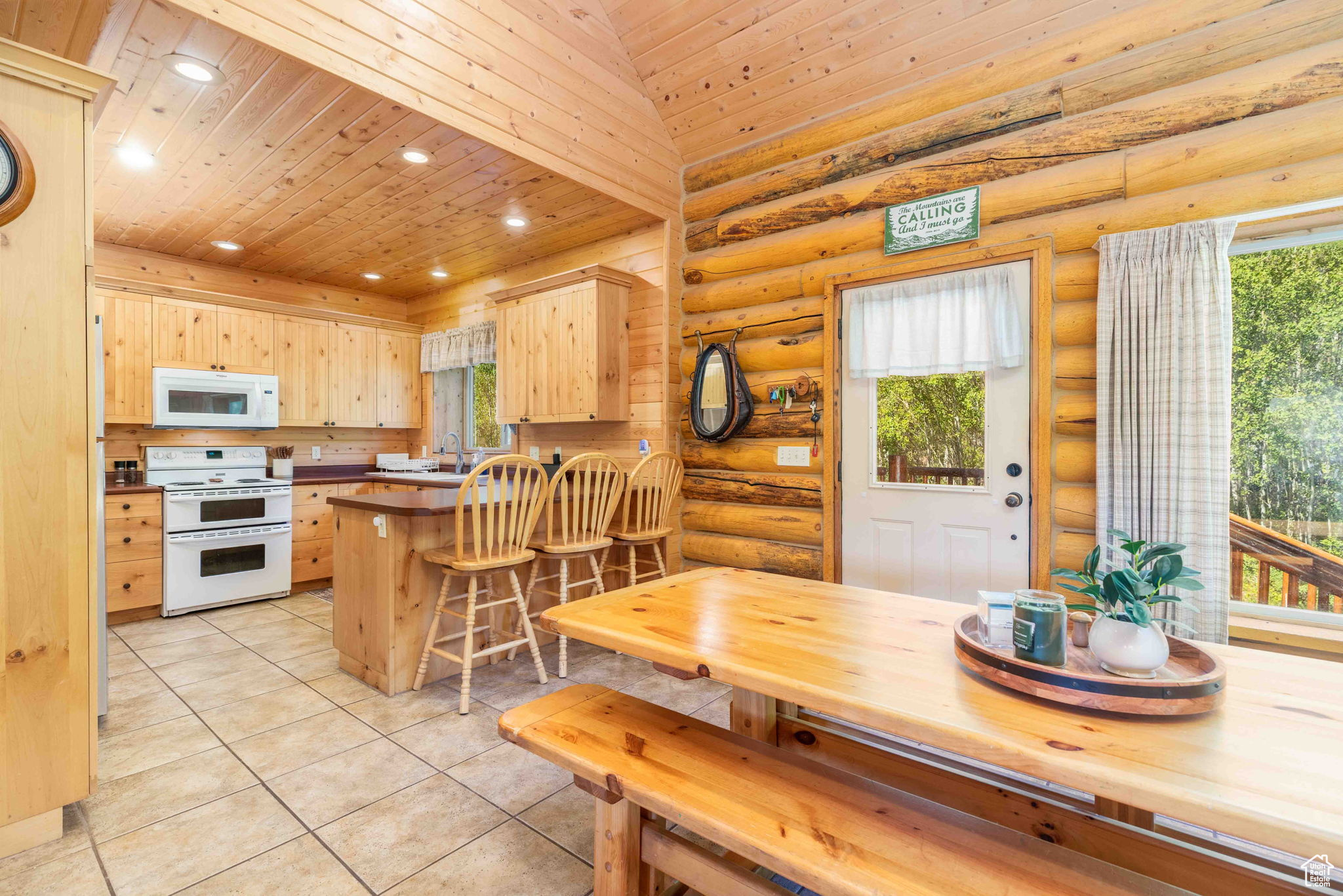 MEADOW VIEW RANCH - Residential Lease