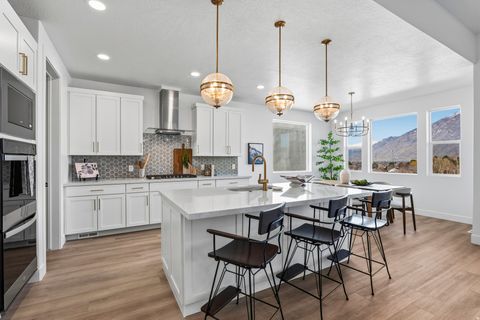 Tiny photo for 624 N LEGEND CIR #480, Mapleton, UT 84664 (MLS # 2143686)