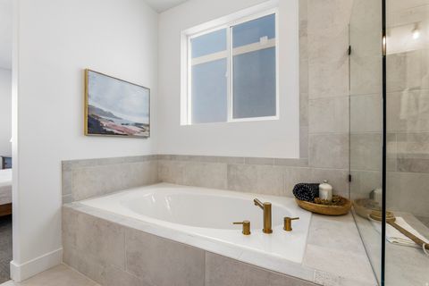 Tiny photo for 624 N LEGEND CIR #480, Mapleton, UT 84664 (MLS # 2143686)