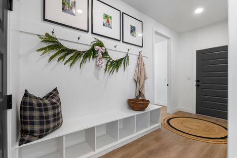 Tiny photo for 624 N LEGEND CIR #480, Mapleton, UT 84664 (MLS # 2143686)