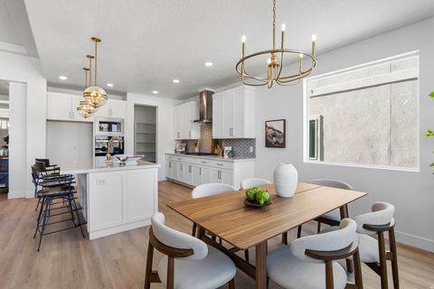 Tiny photo for 624 N LEGEND CIR #480, Mapleton, UT 84664 (MLS # 2143686)