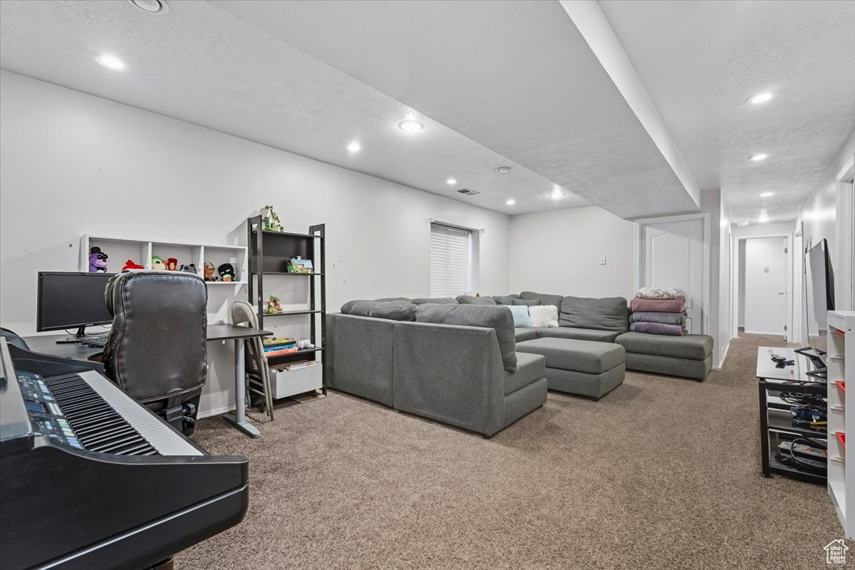 ASCOT DOWNS - Residential