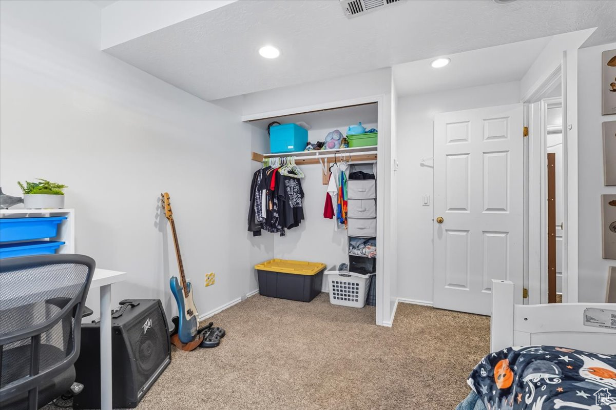 ASCOT DOWNS - Residential