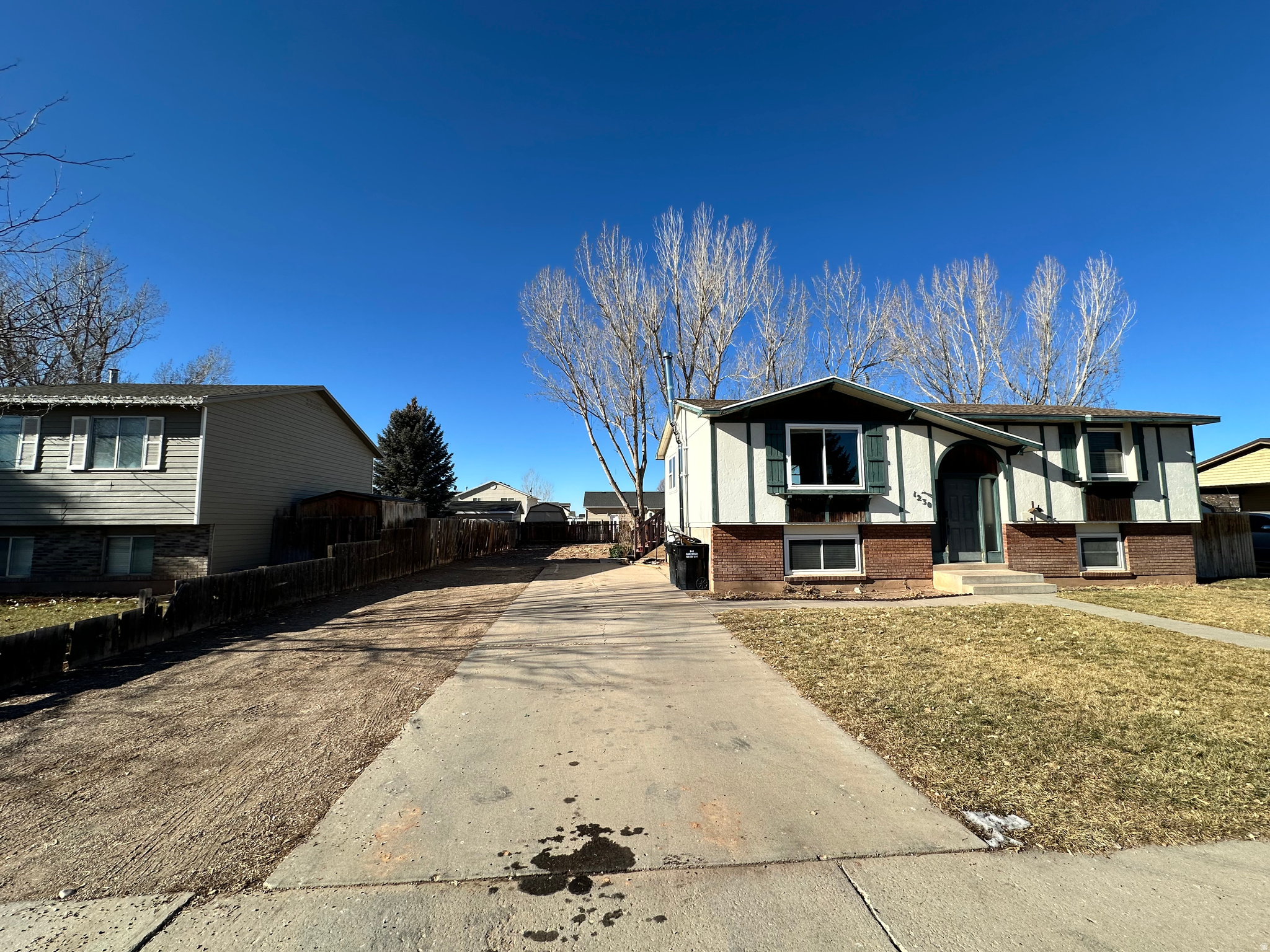 MEADOW BROOKE - Residential