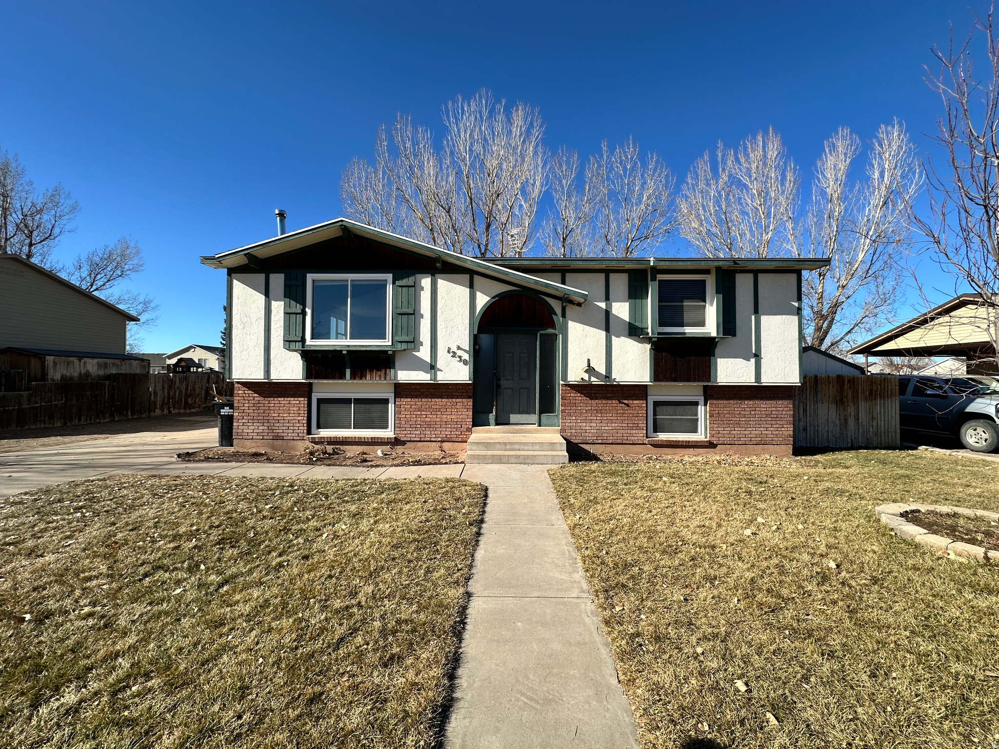 MEADOW BROOKE - Residential