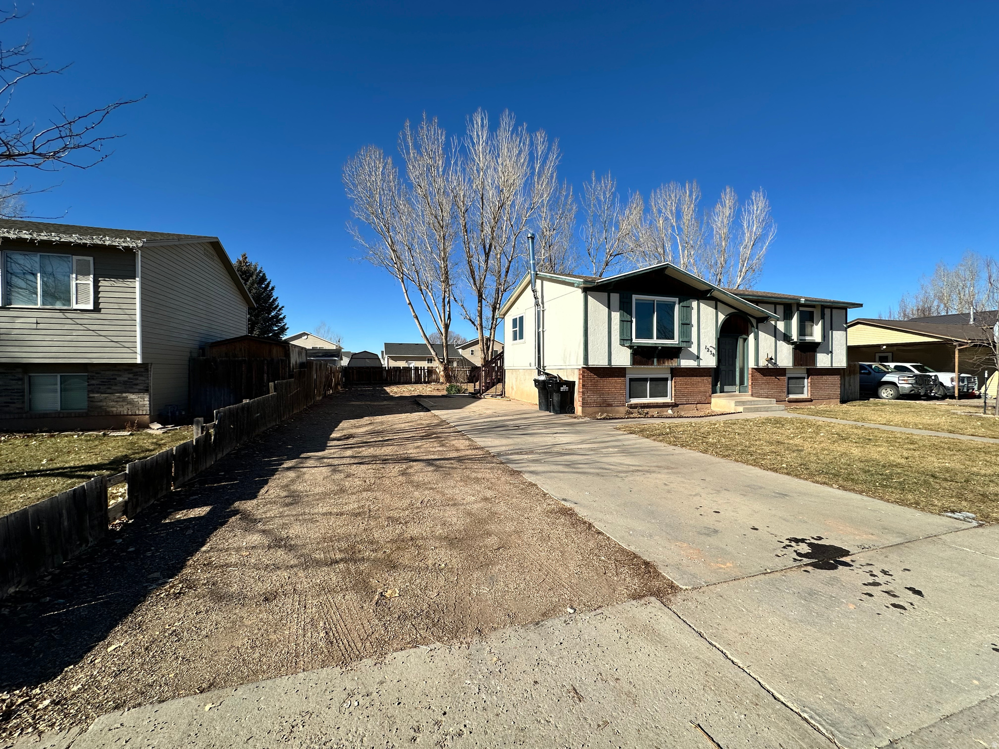 MEADOW BROOKE - Residential