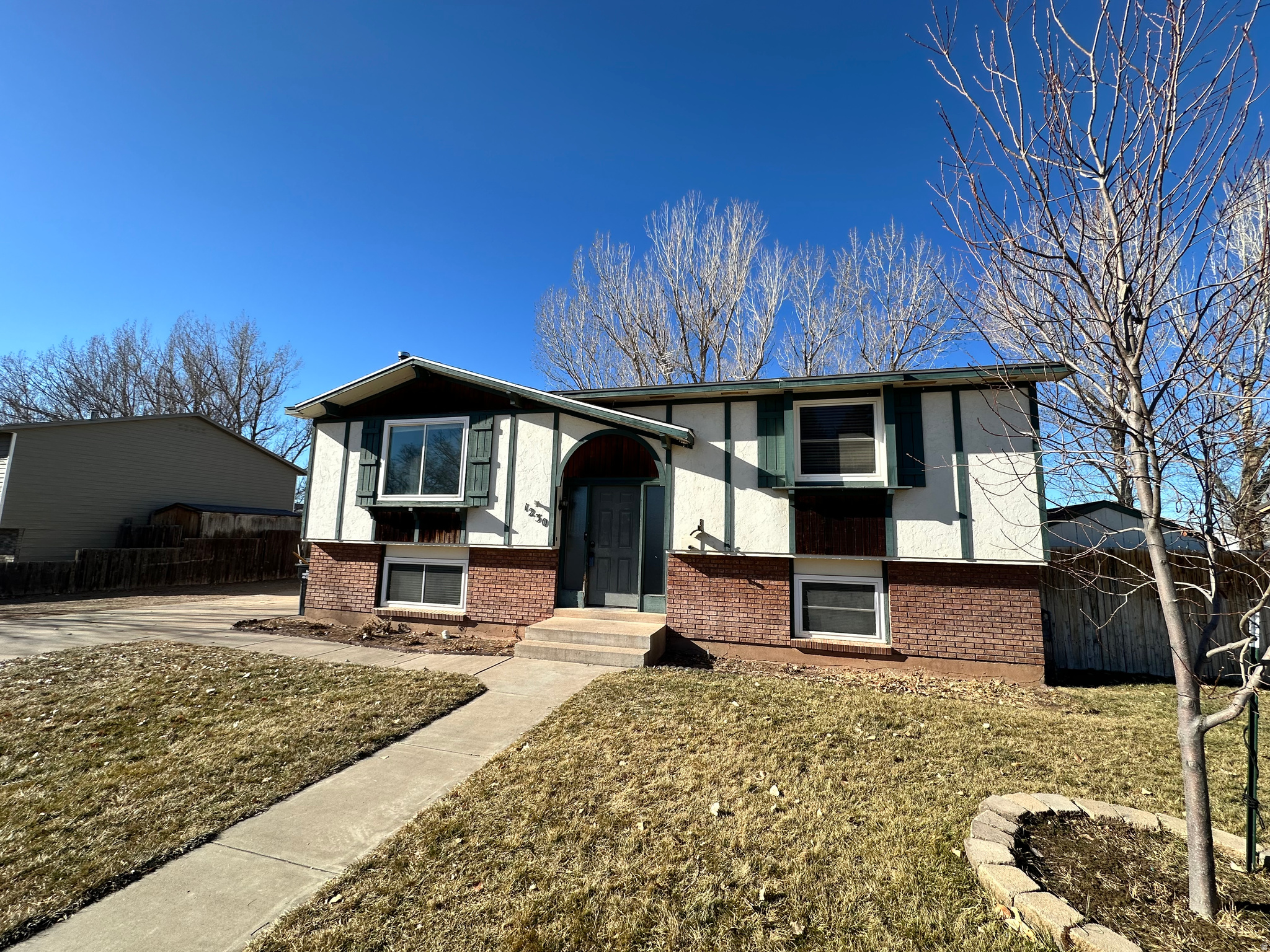 MEADOW BROOKE - Residential