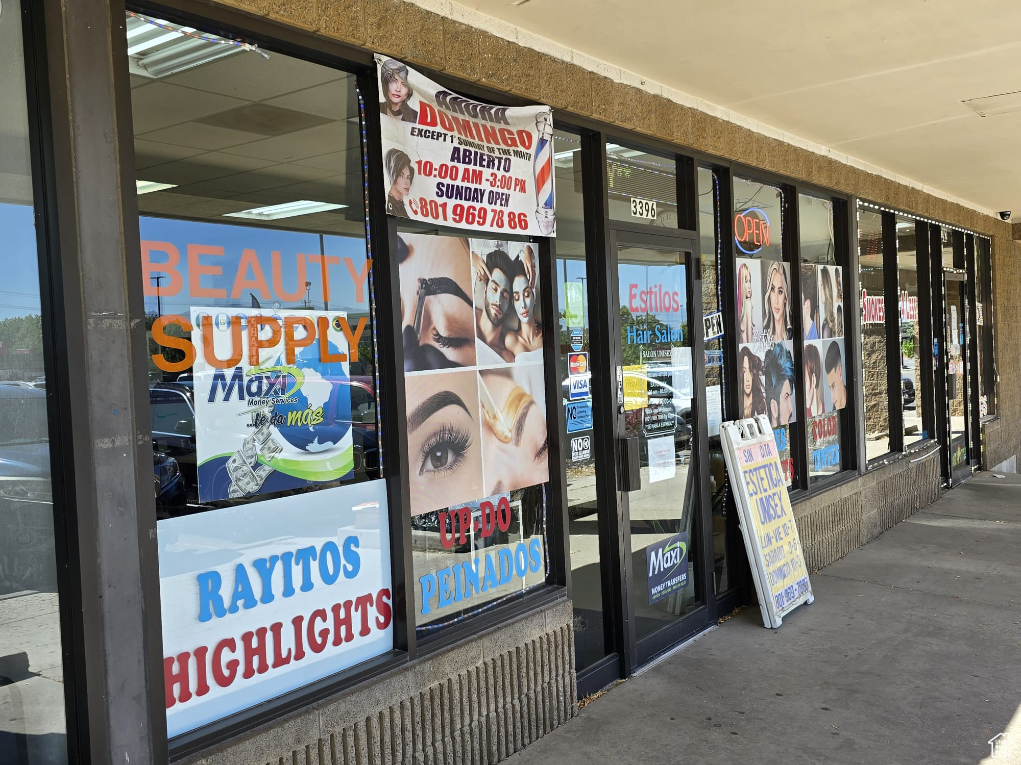 Main image without alt text