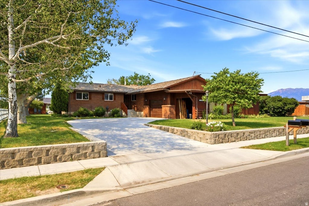 Photo of 2252 W 800 N, Clinton, UT 84015 (MLS # 2167452)