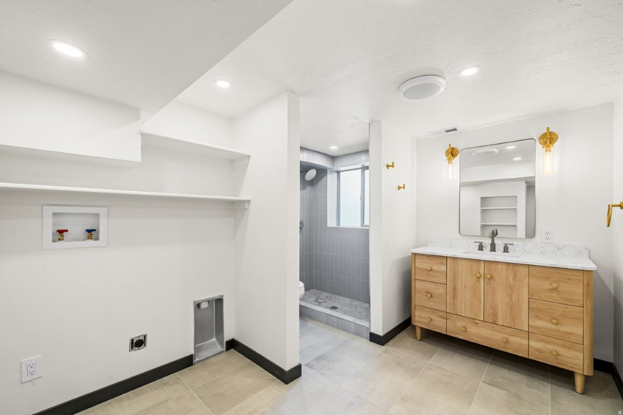 HIGHLANDS ADDITION - Residential Lease