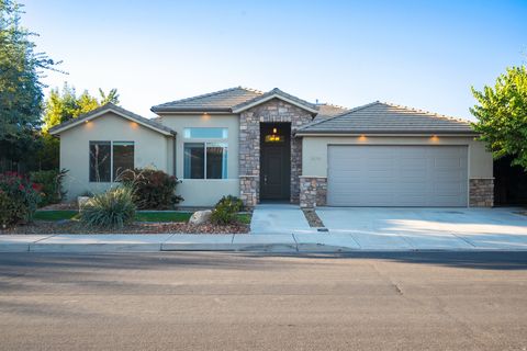 Photo of 3859 RACHEL DR, Santa Clara, UT 84765 (MLS # 2135553)