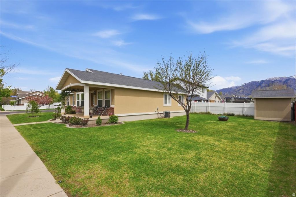 Photo of 896 PARK AVE, Logan, UT 84321 (MLS # 2152287)