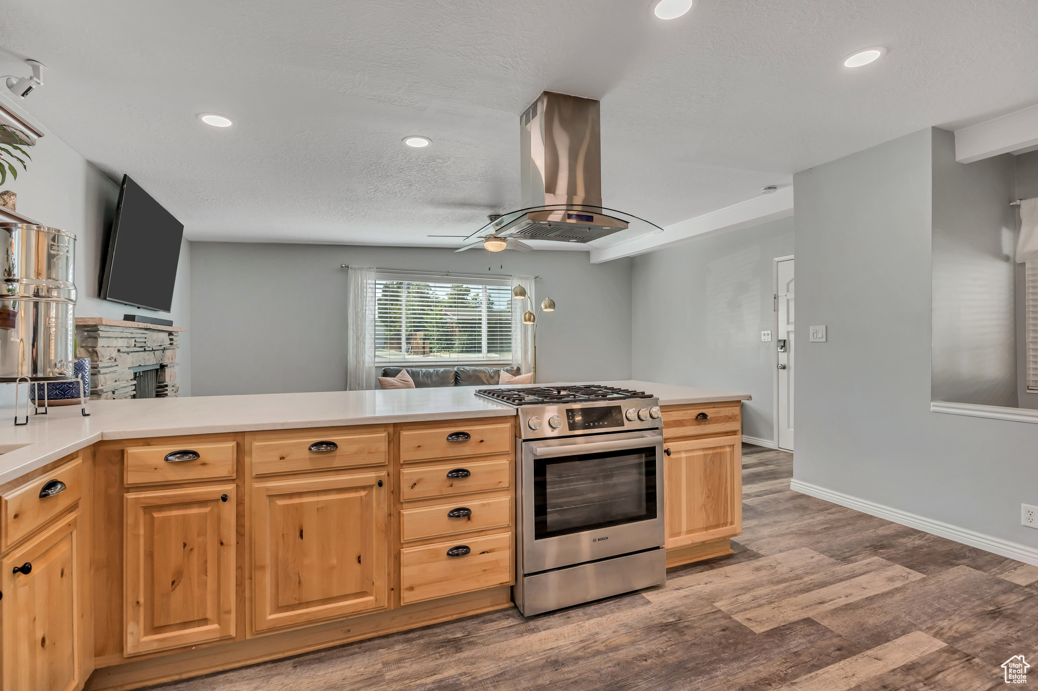 REDWOOD VILLA - Residential
