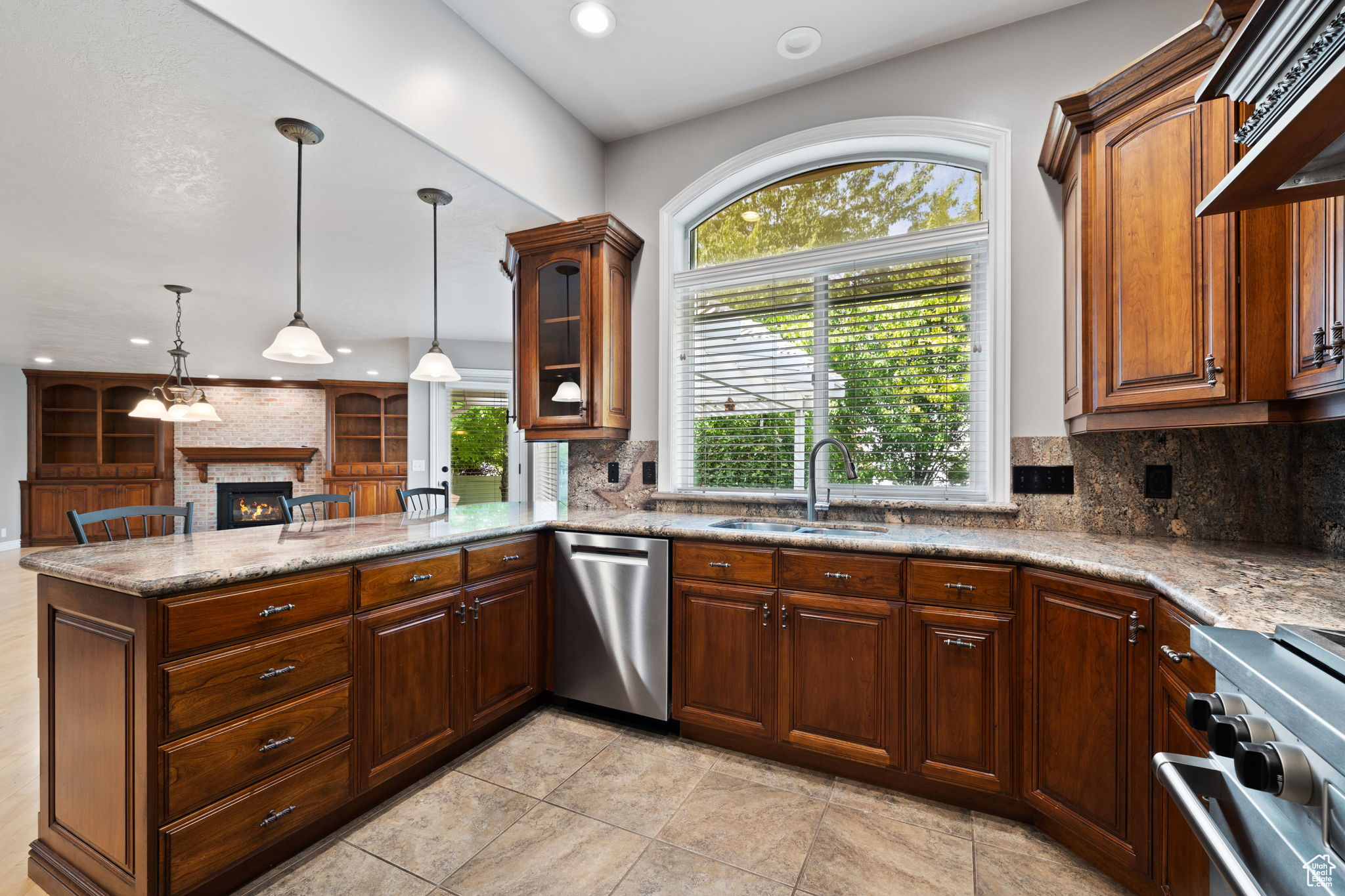 WILLOWCREEK HOLLOW ESTATES - Residential