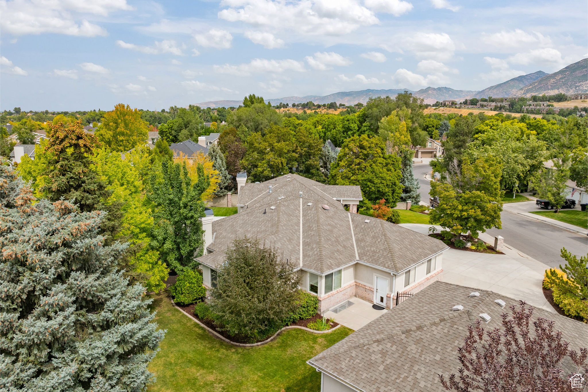 WILLOWCREEK HOLLOW ESTATES - Residential