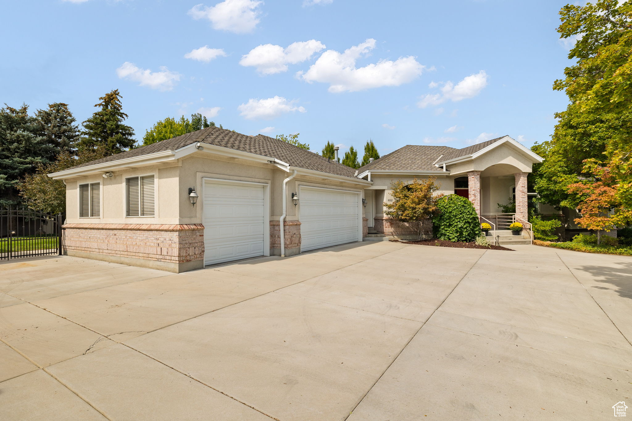 WILLOWCREEK HOLLOW ESTATES - Residential