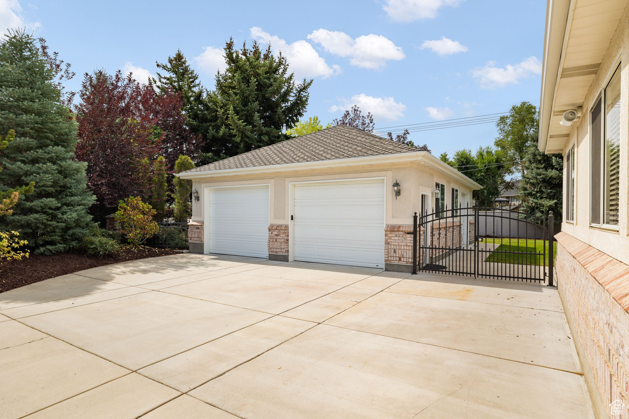 WILLOWCREEK HOLLOW ESTATES - Residential