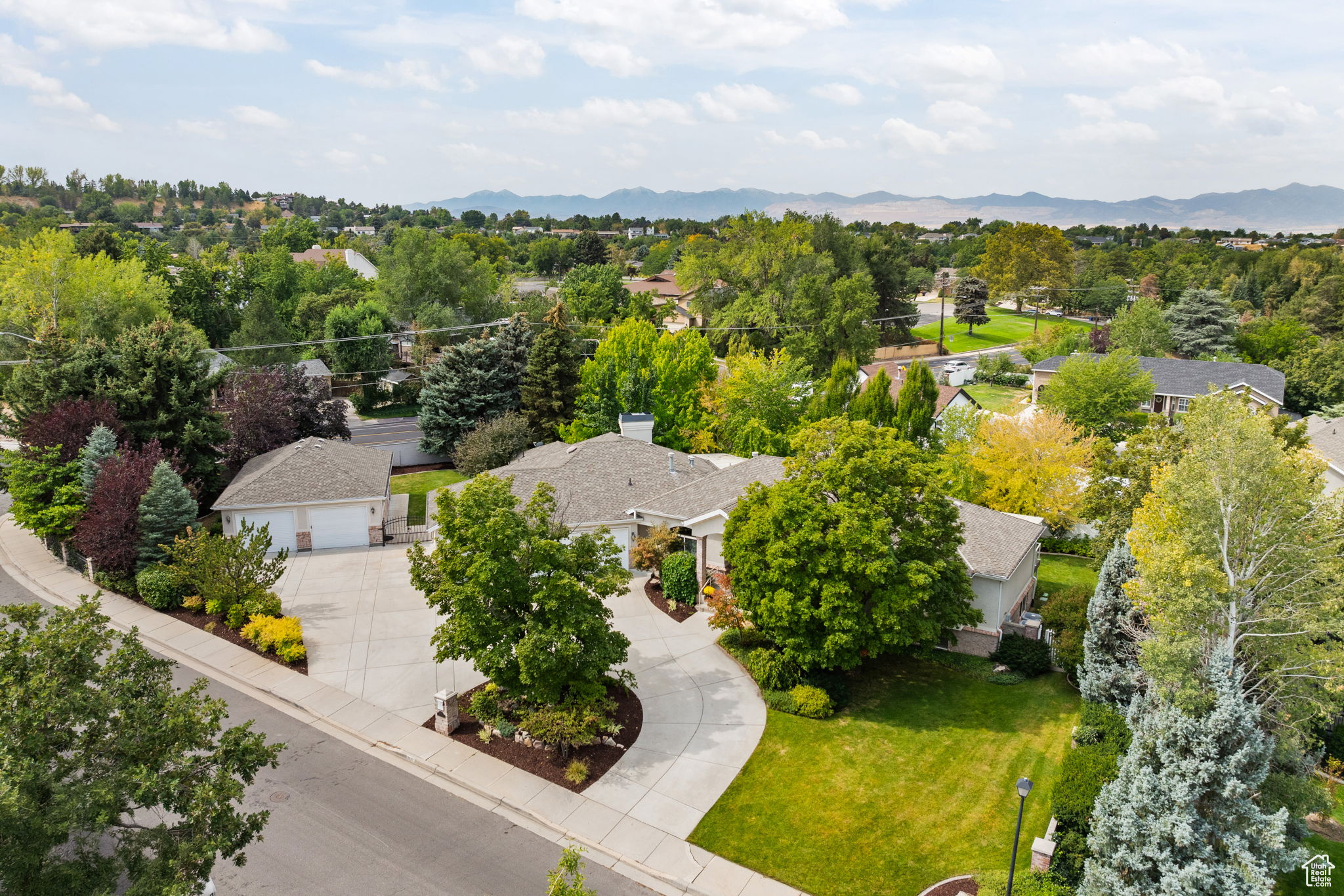WILLOWCREEK HOLLOW ESTATES - Residential