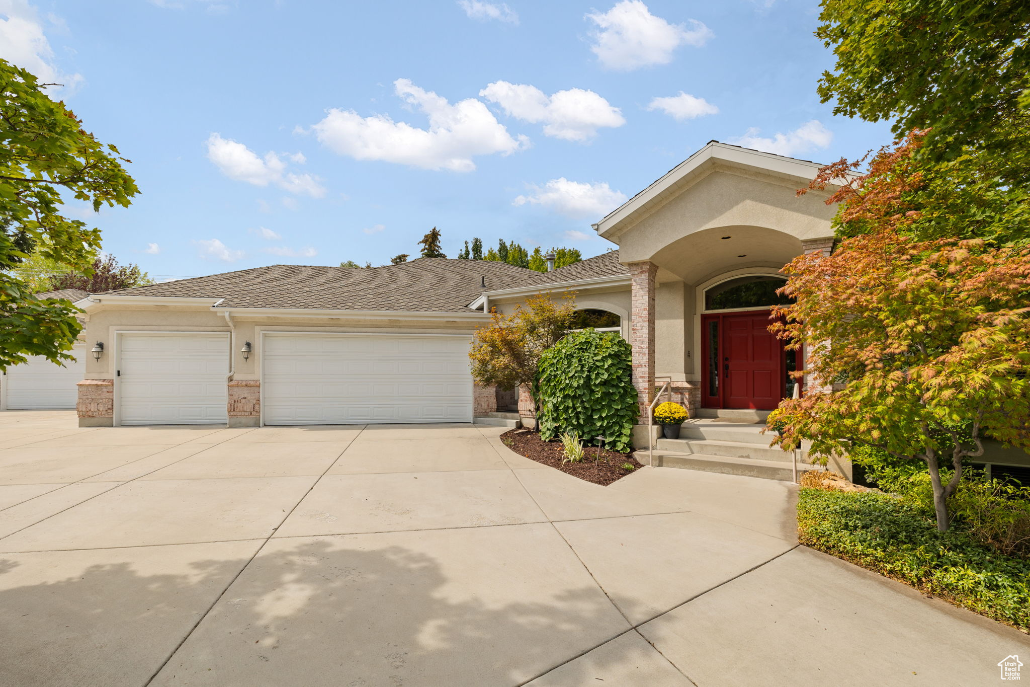 WILLOWCREEK HOLLOW ESTATES - Residential