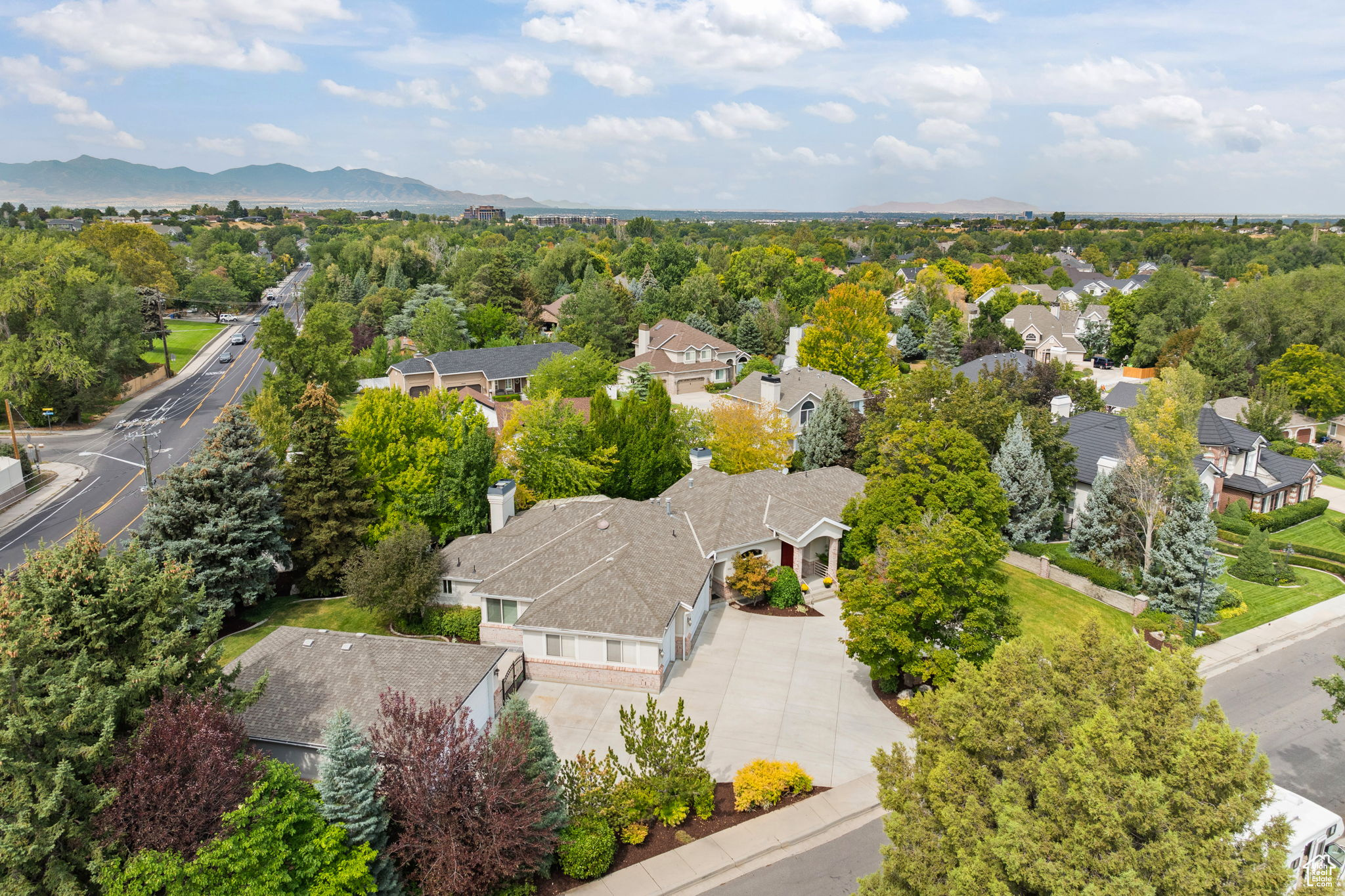 WILLOWCREEK HOLLOW ESTATES - Residential
