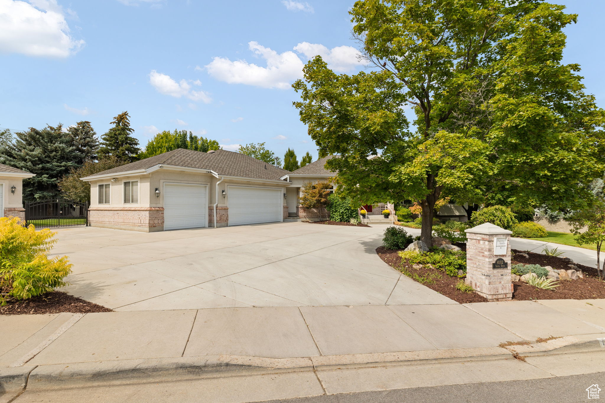 WILLOWCREEK HOLLOW ESTATES - Residential