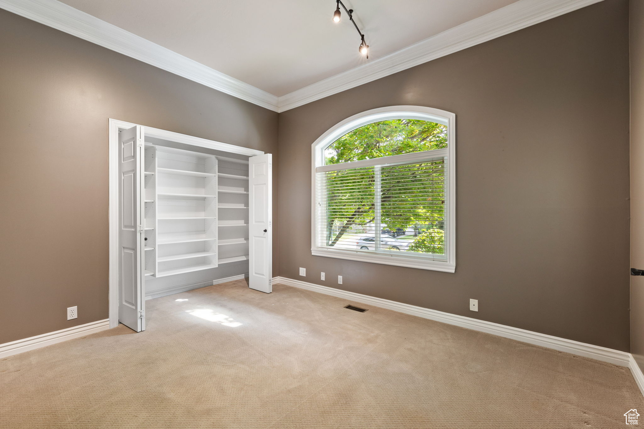 WILLOWCREEK HOLLOW ESTATES - Residential