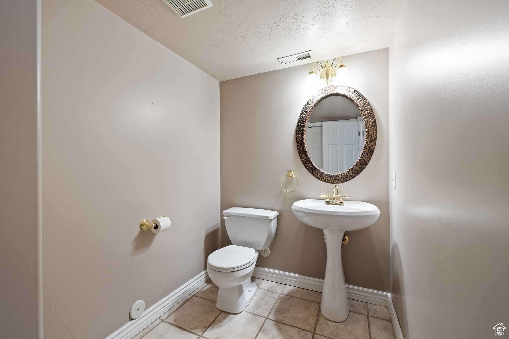 WILLOWCREEK HOLLOW ESTATES - Residential