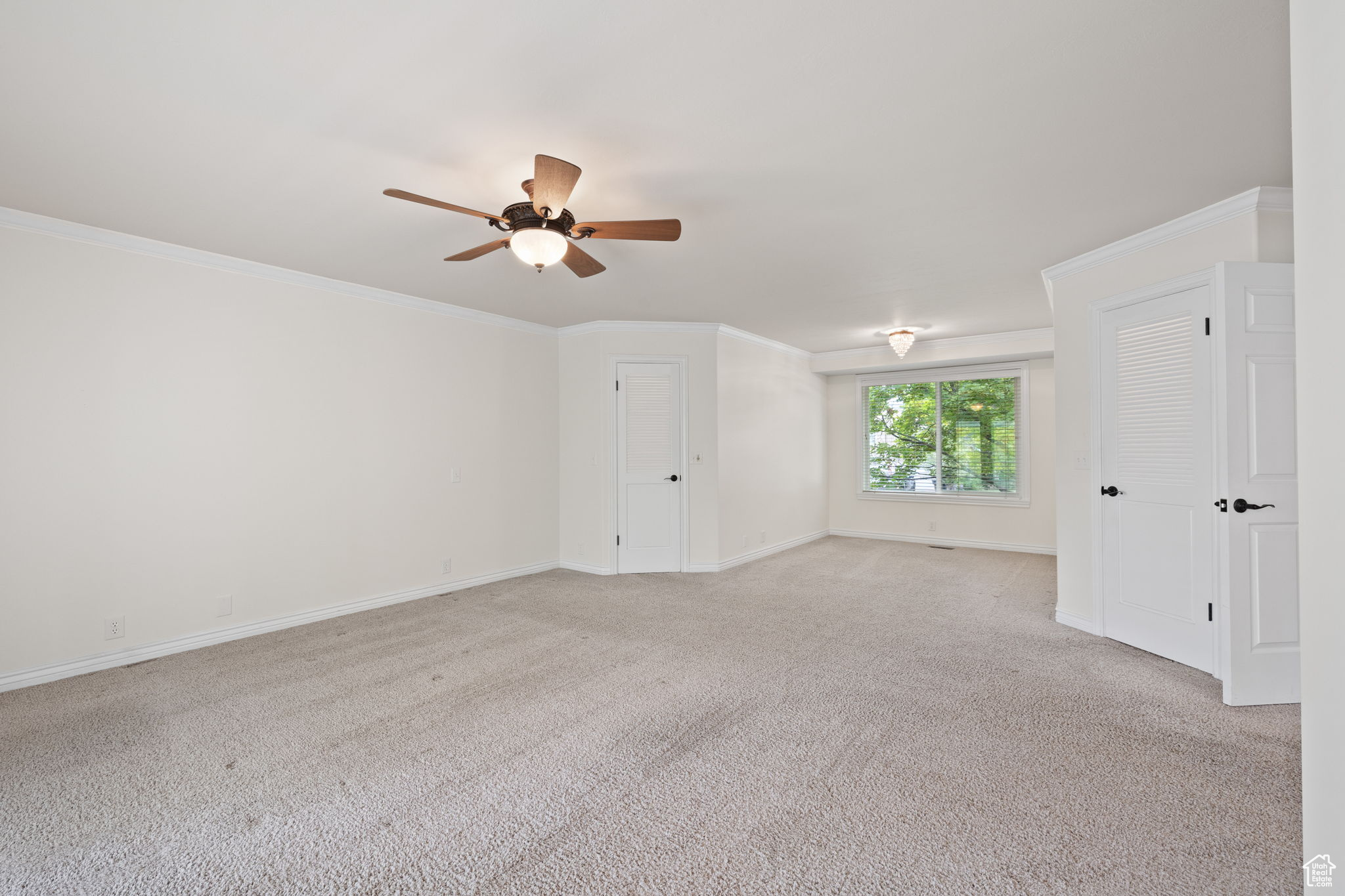 WILLOWCREEK HOLLOW ESTATES - Residential
