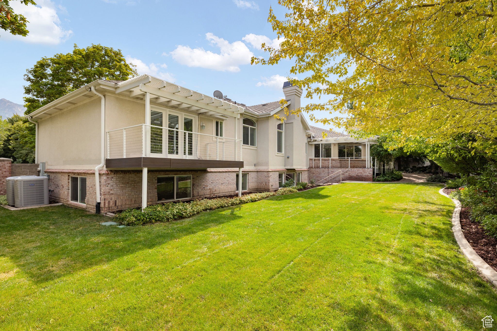 WILLOWCREEK HOLLOW ESTATES - Residential