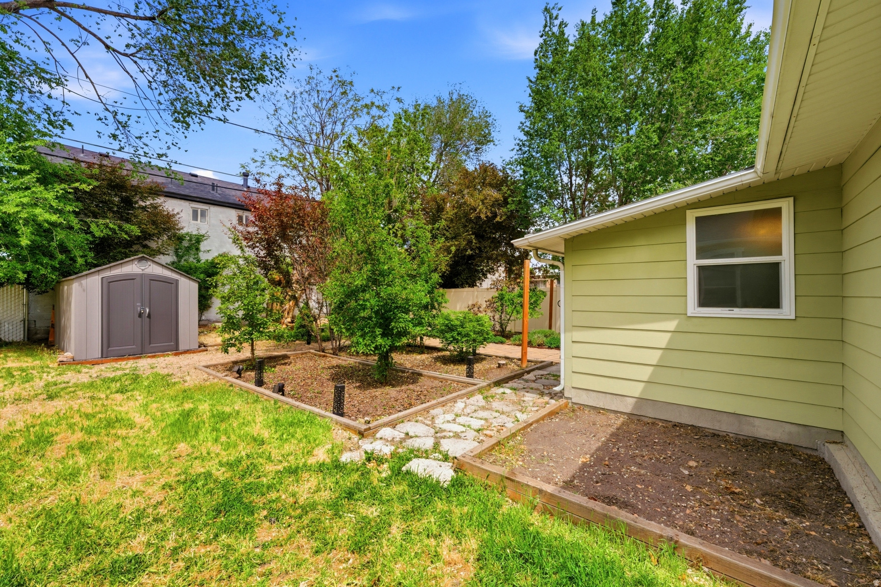 SOUTHGATE PARK - Residential