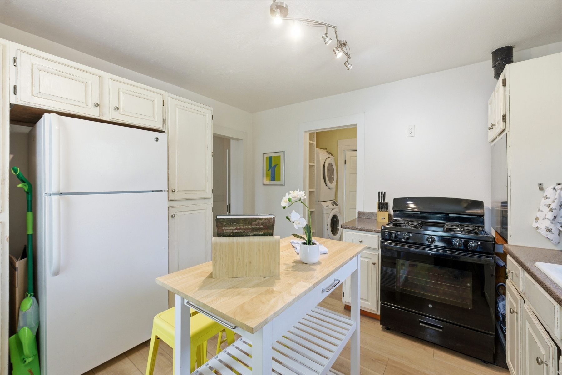 SOUTHGATE PARK - Residential