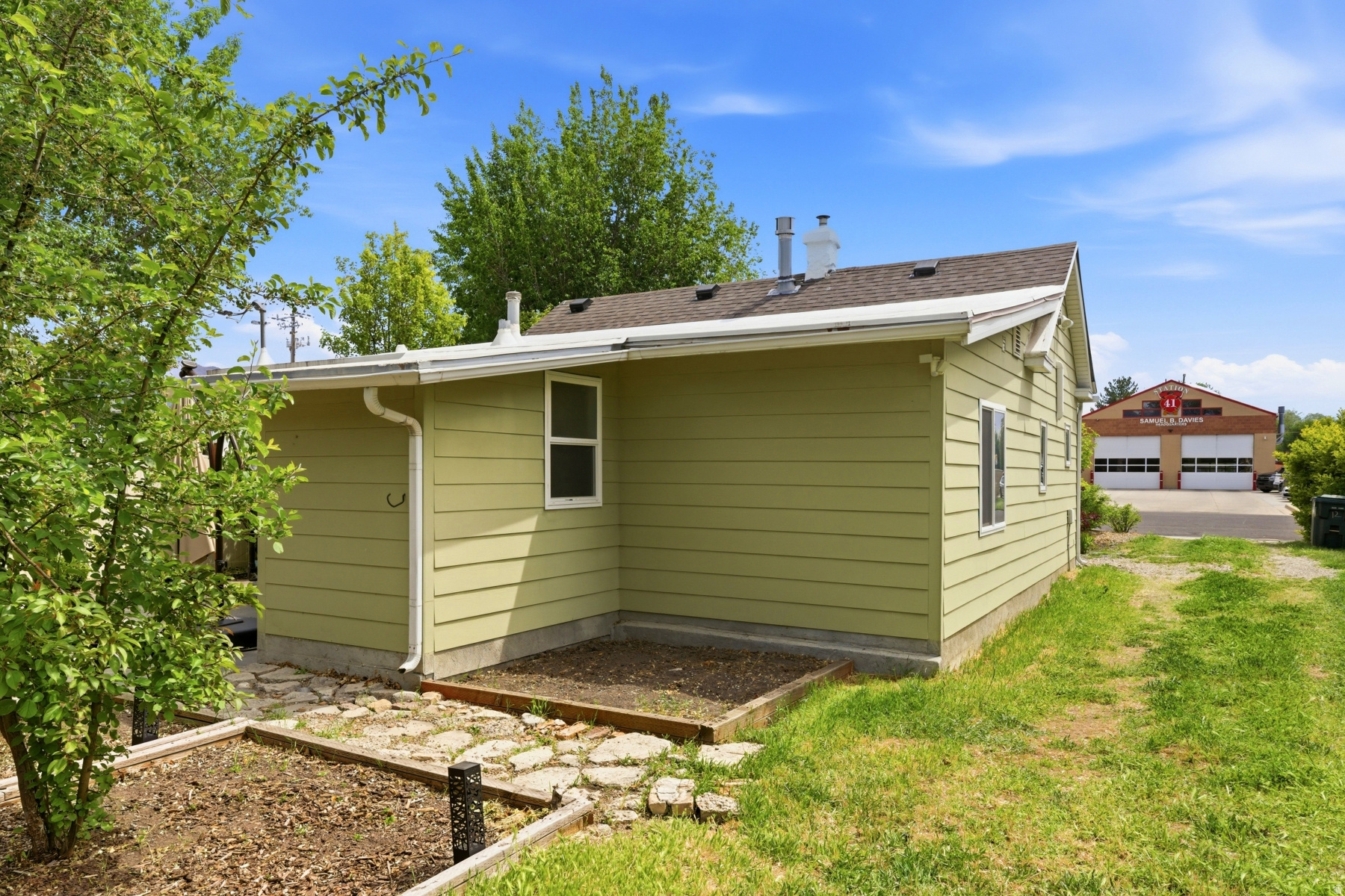 SOUTHGATE PARK - Residential