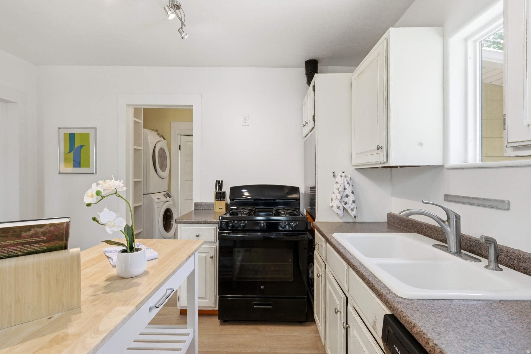 SOUTHGATE PARK - Residential