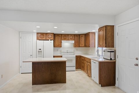 Tiny photo for 1021 E 5675 S, South Ogden, UT 84405 (MLS # 2153473)