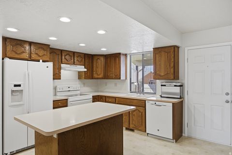 Tiny photo for 1021 E 5675 S, South Ogden, UT 84405 (MLS # 2153473)