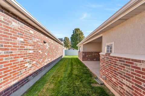 Tiny photo for 2298 N 1085 W, Layton, UT 84041 (MLS # 2120485)