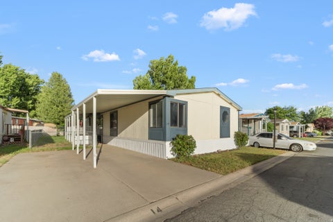 Mobile Home For Sale - 1350 W 300 #14<br/> Clearfield, UT 84015