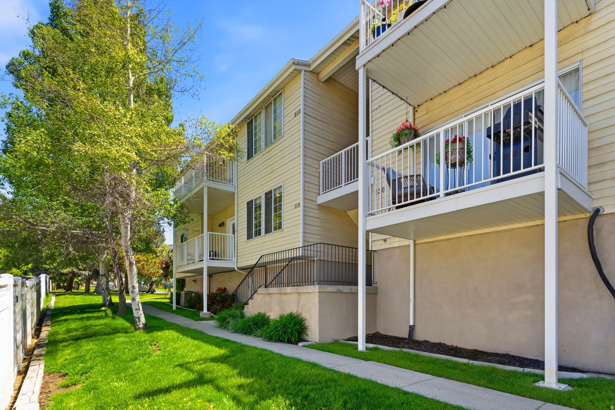 HOLLADAY MEADOWS - Residential